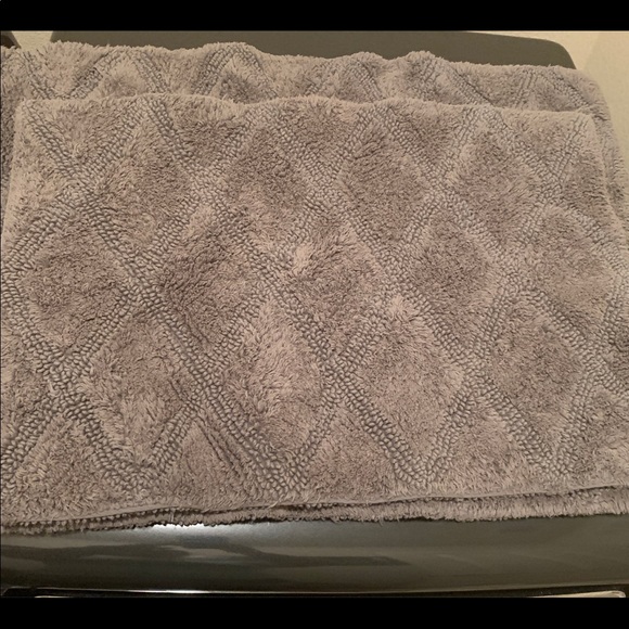 Vera Wang Bath Vera Wang Tufted Diamond Reversible Bath Rug Set
